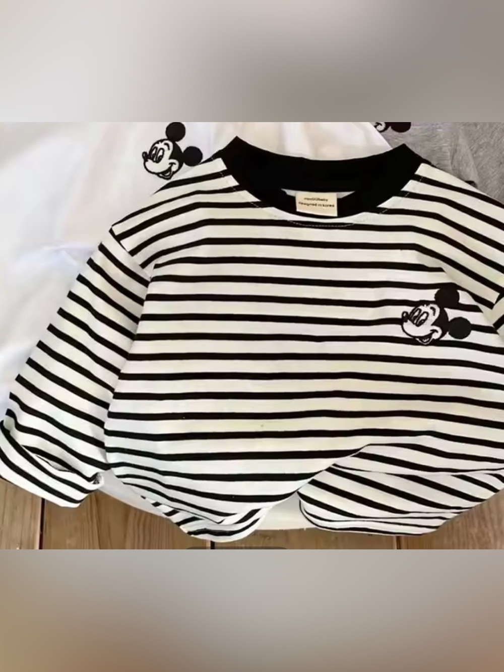 Classic Black & White Striped Kids Tee - Unbranded size 5-7 years